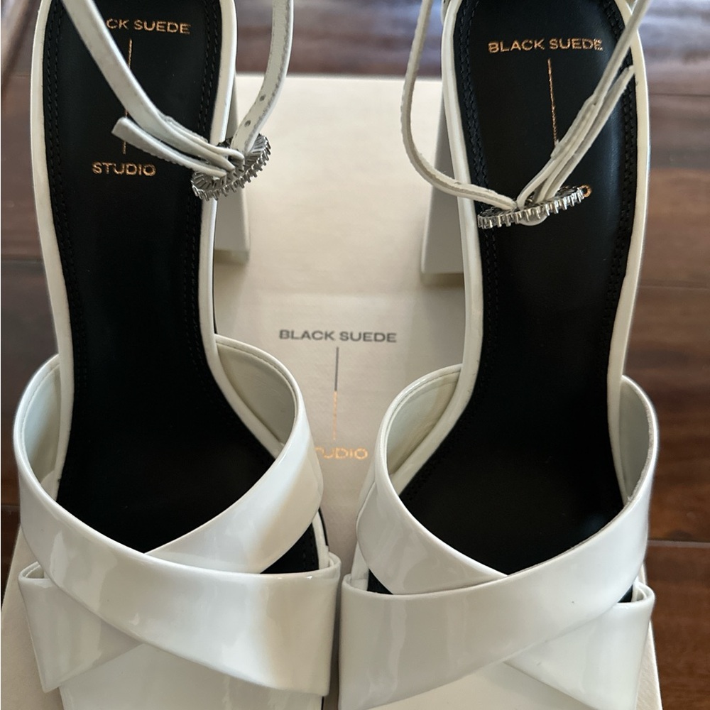 Chelsea Heel Sandal in White